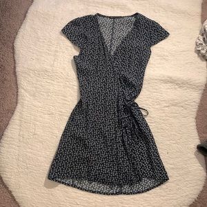 BRANDY MELVILLE dark blue floral wrap dress